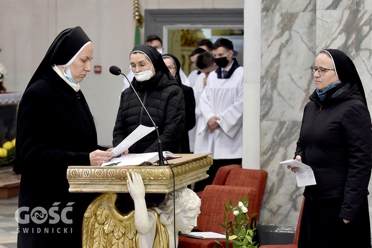 Pielgrzymka dziękczynna marianek i profesja wieczysta s. Racheli