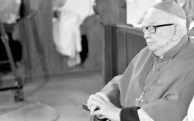 	Kardynał w czasie obchodów 15-lecia diecezji świdnickiej. 