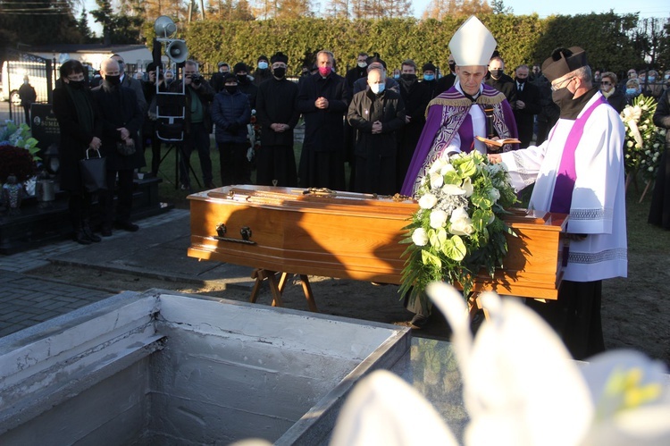 Dąbrowa Tarnowska pożegnała śp. ks. prał. Józefa Porembę