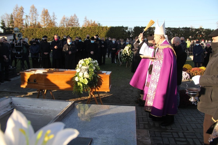 Dąbrowa Tarnowska pożegnała śp. ks. prał. Józefa Porembę