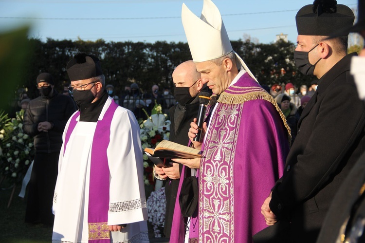 Dąbrowa Tarnowska pożegnała śp. ks. prał. Józefa Porembę