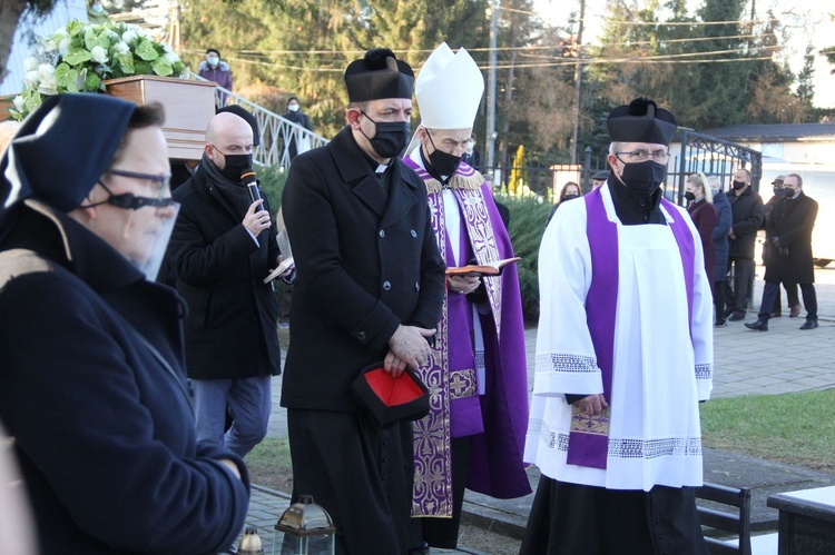 Dąbrowa Tarnowska pożegnała śp. ks. prał. Józefa Porembę