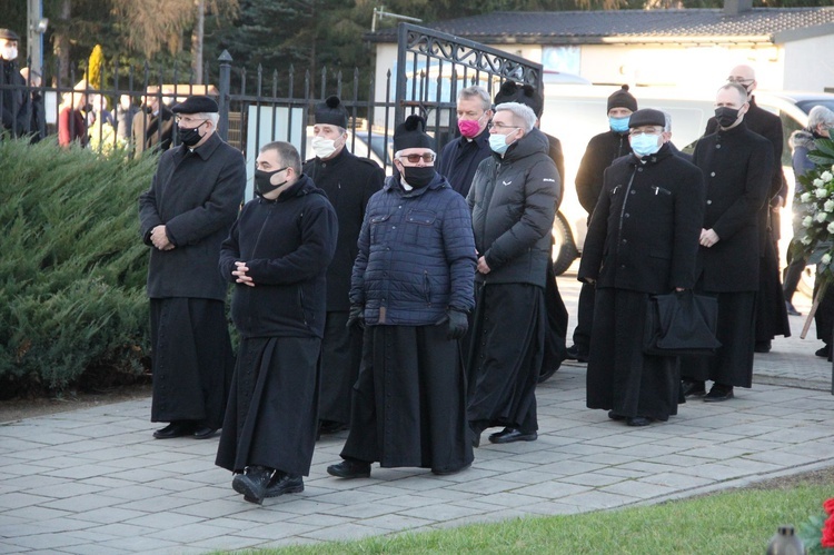 Dąbrowa Tarnowska pożegnała śp. ks. prał. Józefa Porembę