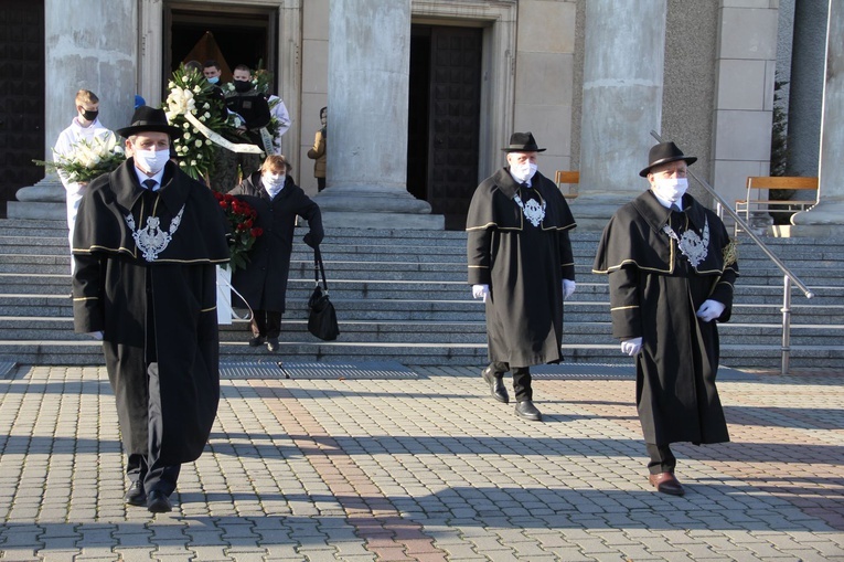 Dąbrowa Tarnowska pożegnała śp. ks. prał. Józefa Porembę