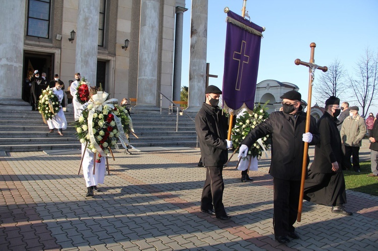 Dąbrowa Tarnowska pożegnała śp. ks. prał. Józefa Porembę