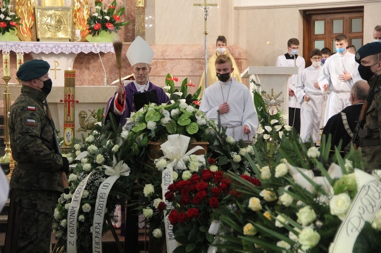 Dąbrowa Tarnowska pożegnała śp. ks. prał. Józefa Porembę