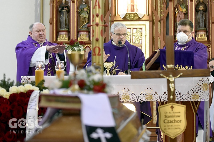 Ostatnie pożegnanie ks. Stanisława Czachora