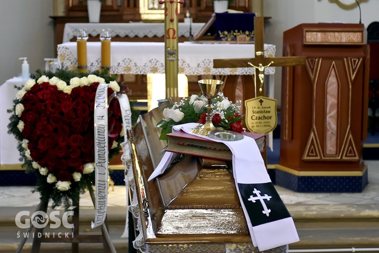 Ostatnie pożegnanie ks. Stanisława Czachora