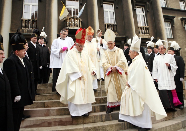 Archiwum. Ingres abp. Wiktora Skworca do katedry Chrystusa Króla w Katowicach