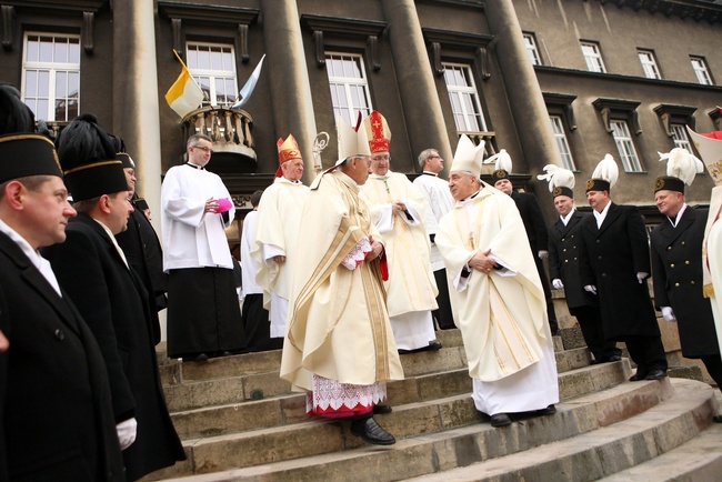 Archiwum. Ingres abp. Wiktora Skworca do katedry Chrystusa Króla w Katowicach