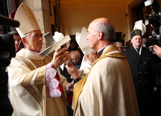 Archiwum. Ingres abp. Wiktora Skworca do katedry Chrystusa Króla w Katowicach