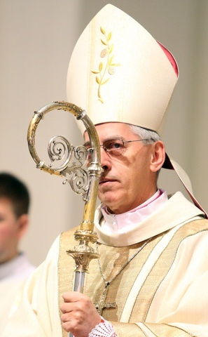 Archiwum. Ingres abp. Wiktora Skworca do katedry Chrystusa Króla w Katowicach