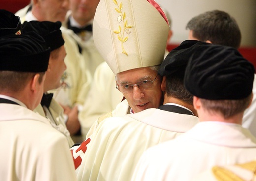 Archiwum. Ingres abp. Wiktora Skworca do katedry Chrystusa Króla w Katowicach