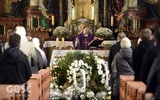 Mszy św. żałobnej 25 listopada przewodniczył w kościele pw. św. Barbary o. Damian Wasylewicz OH.