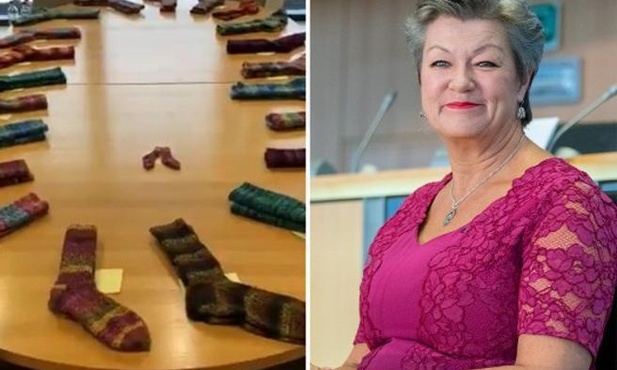 Ylva Johansson przygotowała prezent dla swoich współpracowników z Komisji Europejskiej.
