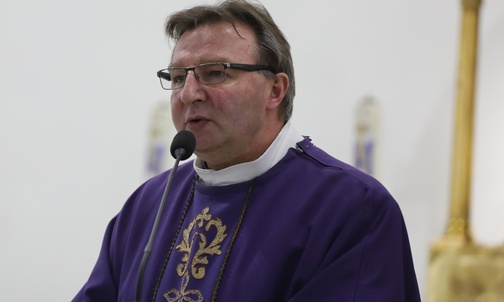 Ks. kan. Andrzej Piotrowski dziękował za świadectwo chrześcijańskiego życia artysty