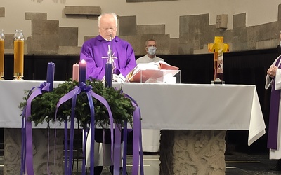 Mszy św. w kościele akademickim przewodniczył ks. prof. Marian Stasiak.