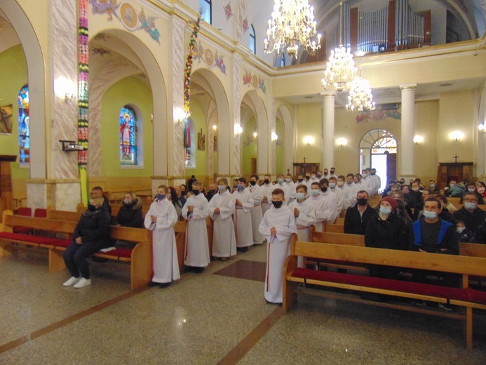 Obrzęd włączenia chłopców do grona lektorów miał miejsce podczas nieszporów eucharystycznych.