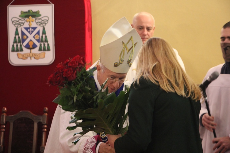 Nowe Miasto nad Pilicą. Roraty z ordynariuszem