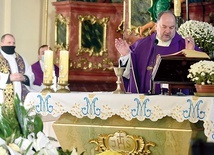 ▲	Mszy św. żałobnej 25 listopada w kościele pw. św. Barbary przewodniczył o. Damian Wasylewicz OH.