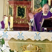 ▲	Mszy św. żałobnej 25 listopada w kościele pw. św. Barbary przewodniczył o. Damian Wasylewicz OH.