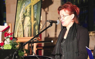 Wiesława Winiarska, prezes AK, podkreśliła znaczenie życia i myśli sługi Bożego w formacji członków organizacji.