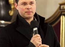 ▲	Terapeuta powoływał się na badania, które pokazują, że zaledwie 2 proc. osób miało pozytywną relację ze swoim tatą.
