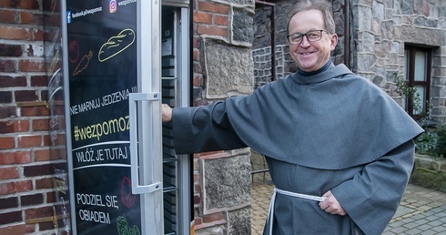Społeczna lodówka u franciszkanów 