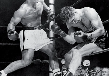 Rocky Marciano (z lewej) słynął z nokautującego ciosu.