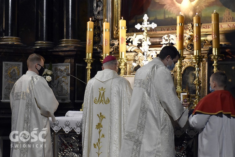 Roraty z biskupem w parafii katedralnej