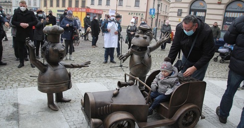 Najmłodsi już wypróbowali pojazd Smoka Wawelskiego.