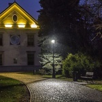 Nowe oświetlenie w parku dzikowskim