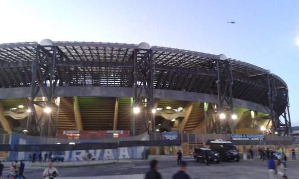 Stadion w Neapolu nosi już imię Diego Armando Maradony