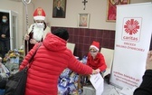 Odwiedziny św. Mikołaja w bielskiej Kuchni Społecznej św. Brata Alberta