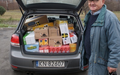 Bracia z Zakonu Rycerzy św. Jana Pawła II wsparli Dom Samotnej Matki w Tarnowie