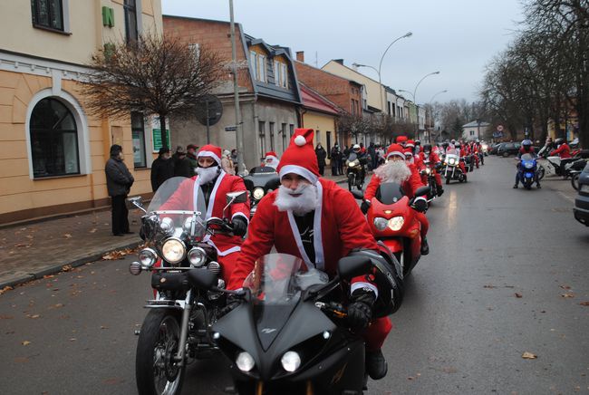 Rudnik nad Sanem. VI Parada Mikołajów 