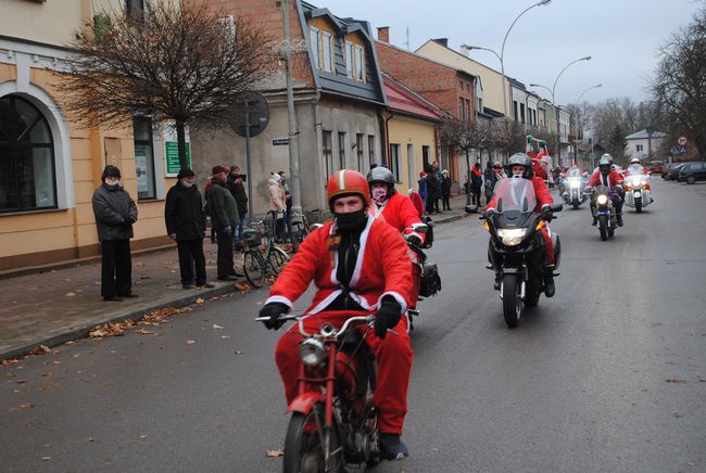 Parada Mikołajów w Rudniku nad Sanem