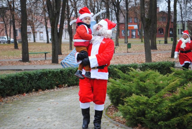 Parada Mikołajów w Rudniku nad Sanem