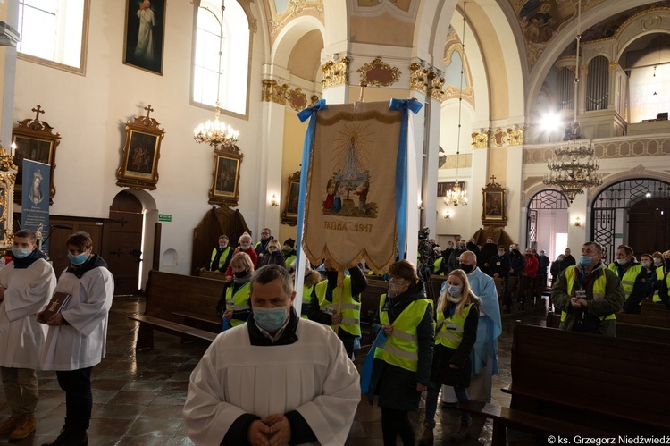 Poświęcenie sztandaru Fatimskiego Apostolatu Niepokalanego Serca Maryi w Rokitnie