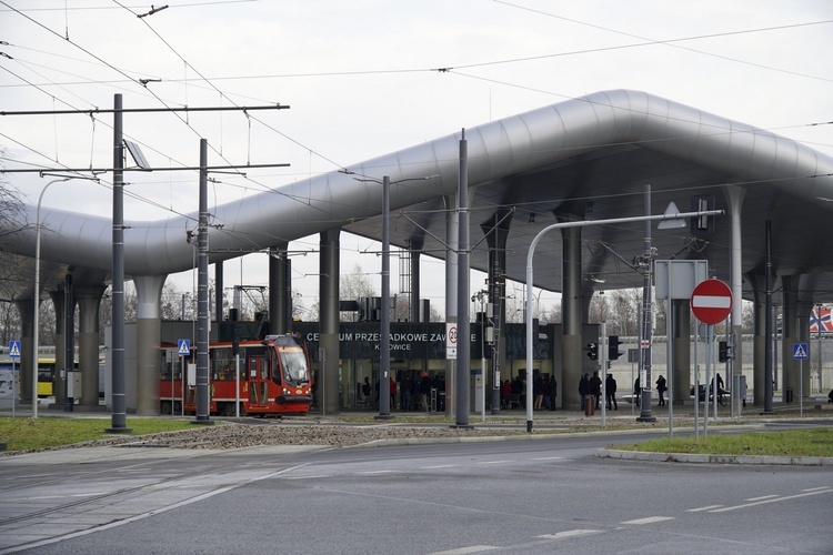 Katowice. Nowe centra przesiadkowe w Zawodziu i w Brynowie. Parkingi na razie bez biletów