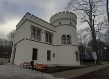 Bytom. Odnowiono oficynę Pałacu Tiele-Wincklerów w Miechowicach [ZDJĘCIA]