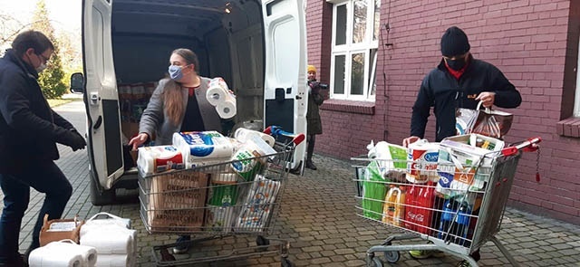 ▲	Dary przekazano do chorzowskiego szpitala, w którym leczeni są pacjenci chorzy na COVID-19.