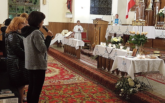 Wspólnie składany akt zawierzenia.