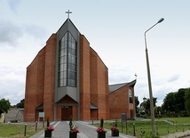 	Projekt kościoła to dzieło arch. Mariusza Rodaka.