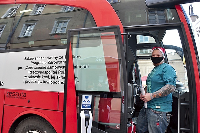 Tym razem przy krwiobusie było wiele mikołajowych akcentów.