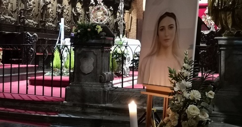 Godzina Łaski w katedrze wrocławskiej. Czuwanie z Niepokalaną