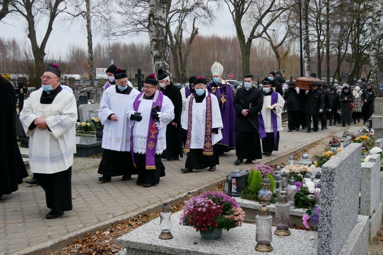 Uroczystości pogrzebowe ks. kan. Zbigniewa Walczaka