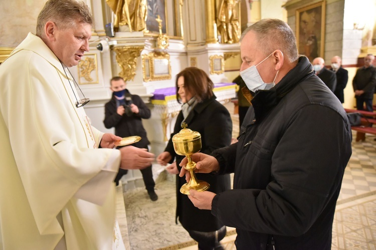 Janów Lubelski. Wprowadzenie reliwki św. Ambrożego 