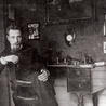 Rainer Maria Rilke w swoim gabinecie. Zdjęcie wykonano w 1905 roku.