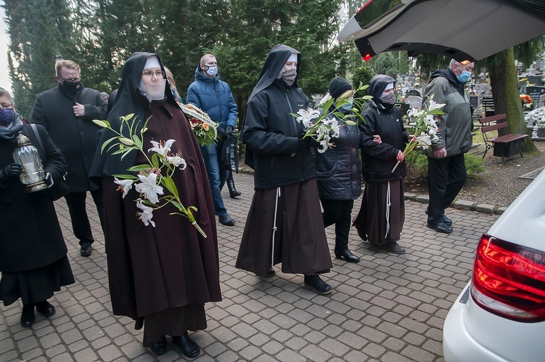 Pogrzeb klaryski, cz. 2